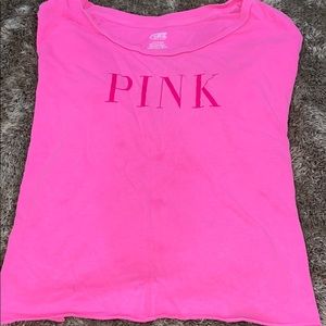 VS pink cropped tee